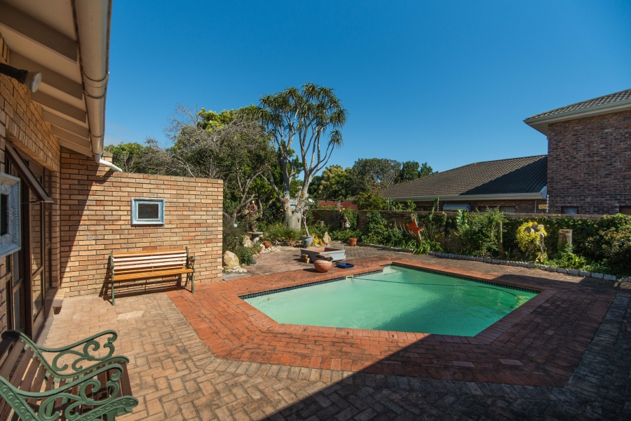 3 Bedroom Property for Sale in Summerstrand Eastern Cape